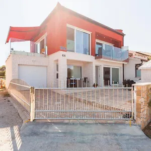 https://apartment-toni-i.hotelinzadar.com
